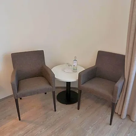 מלון Ankerplatz-hotel Garni ווילהלמסהאבן