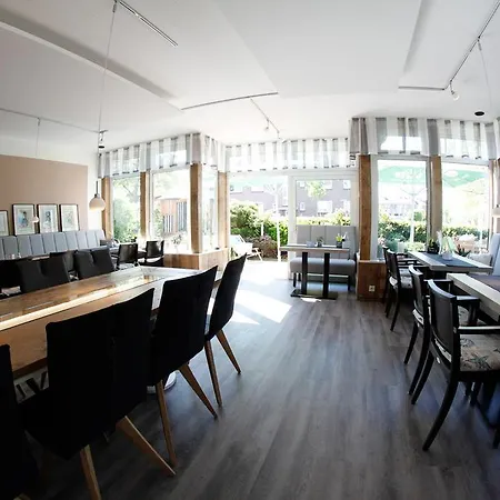 מלון Ankerplatz-hotel Garni